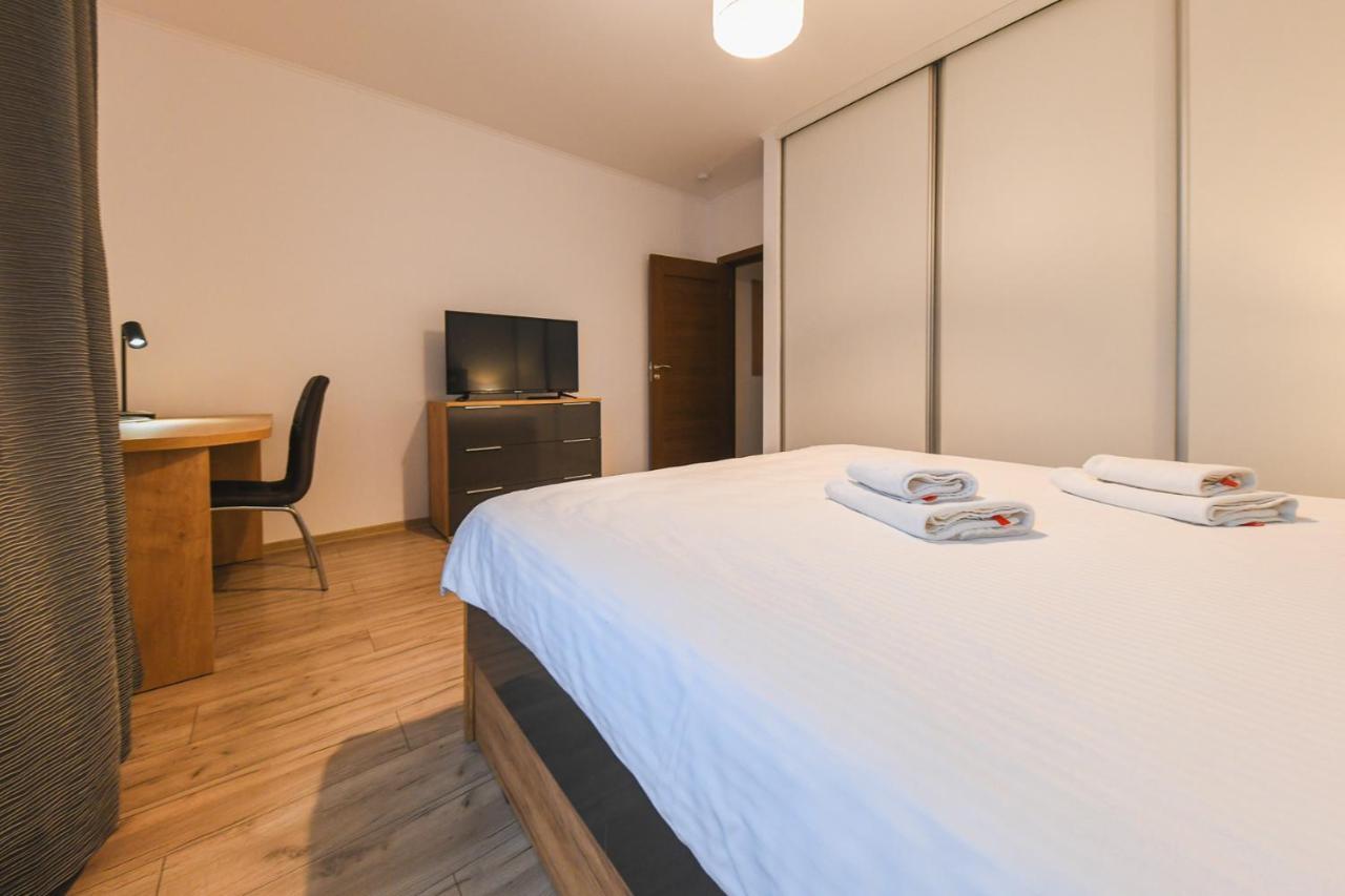 Spacious And Quiet 2 Bedroom Apartment Cluj-Napoca Luaran gambar