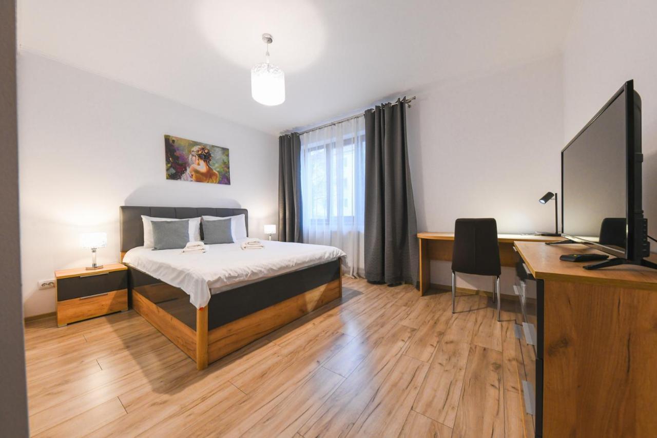 Spacious And Quiet 2 Bedroom Apartment Cluj-Napoca Luaran gambar