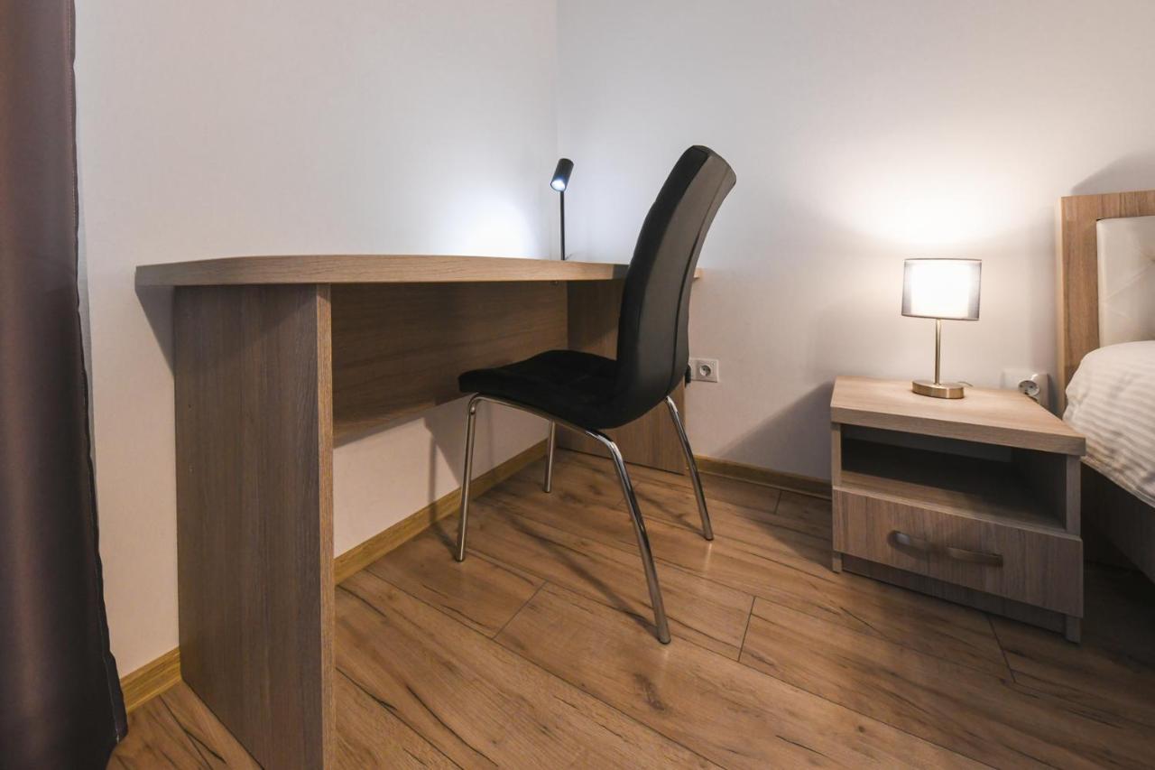 Spacious And Quiet 2 Bedroom Apartment Cluj-Napoca Luaran gambar