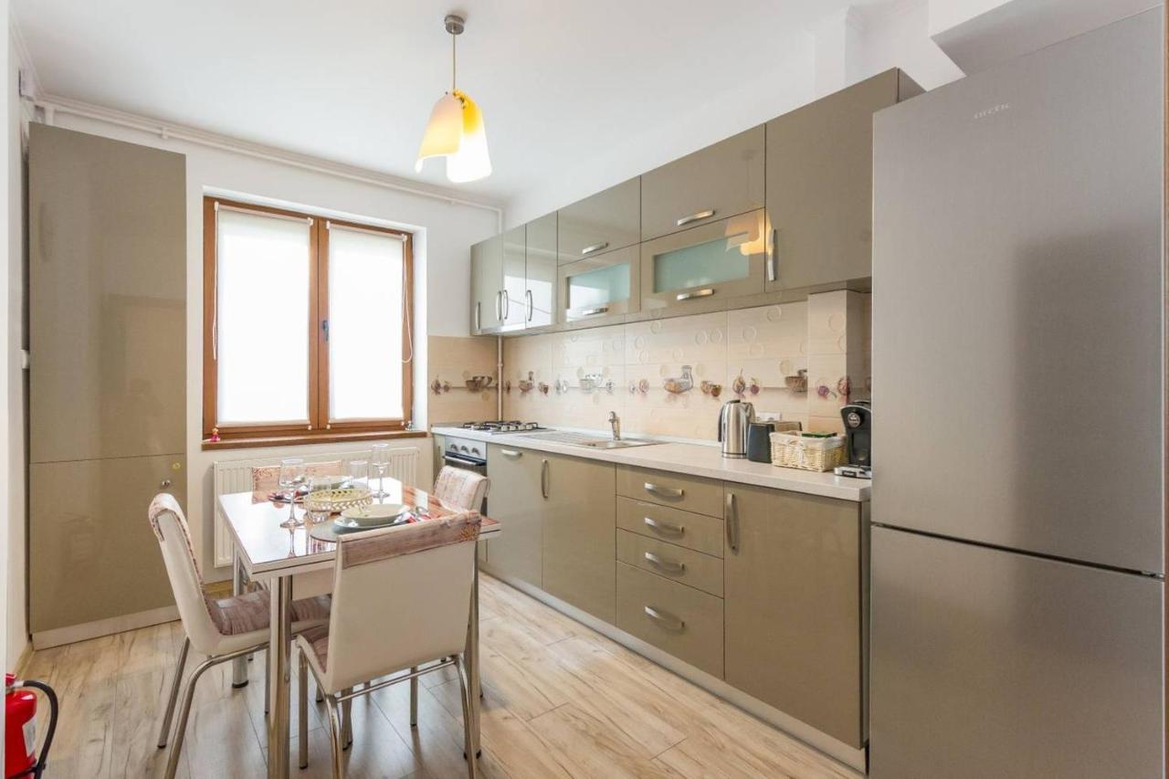 Spacious And Quiet 2 Bedroom Apartment Cluj-Napoca Luaran gambar
