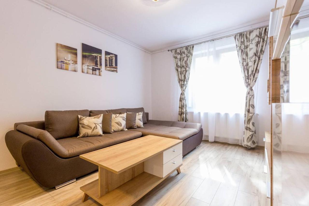 Spacious And Quiet 2 Bedroom Apartment Cluj-Napoca Luaran gambar