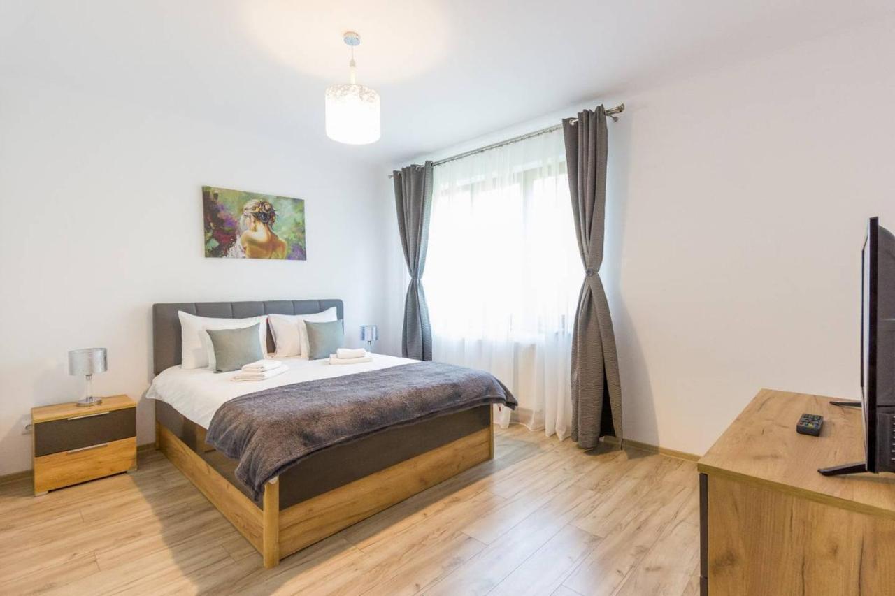Spacious And Quiet 2 Bedroom Apartment Cluj-Napoca Luaran gambar